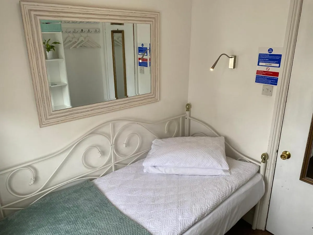 A & B Guest House Cambridge Ltd